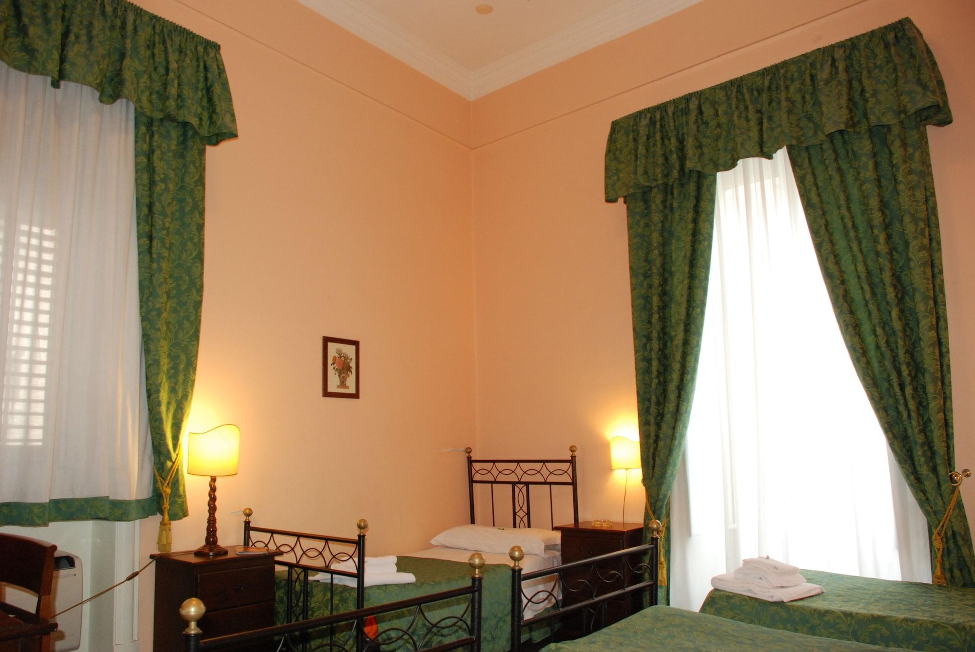 Hotel Del Centro 3*