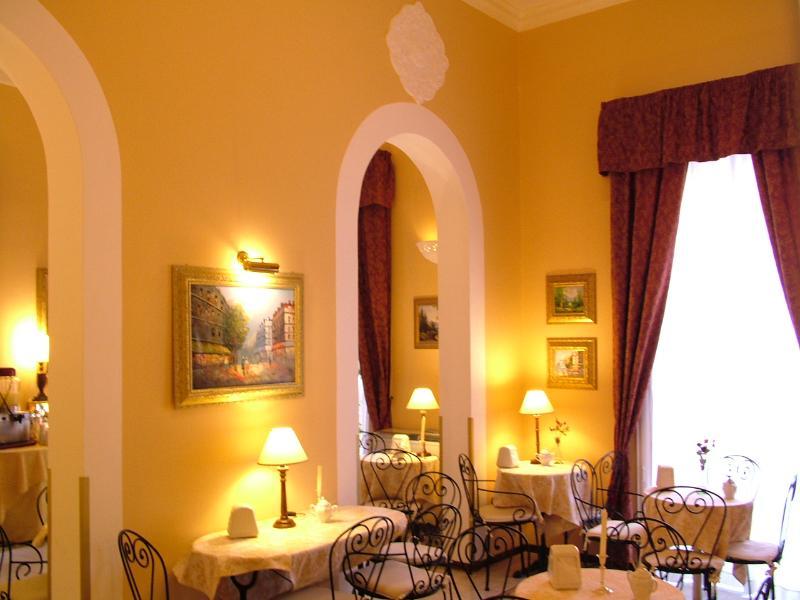 Del Centro Hotel